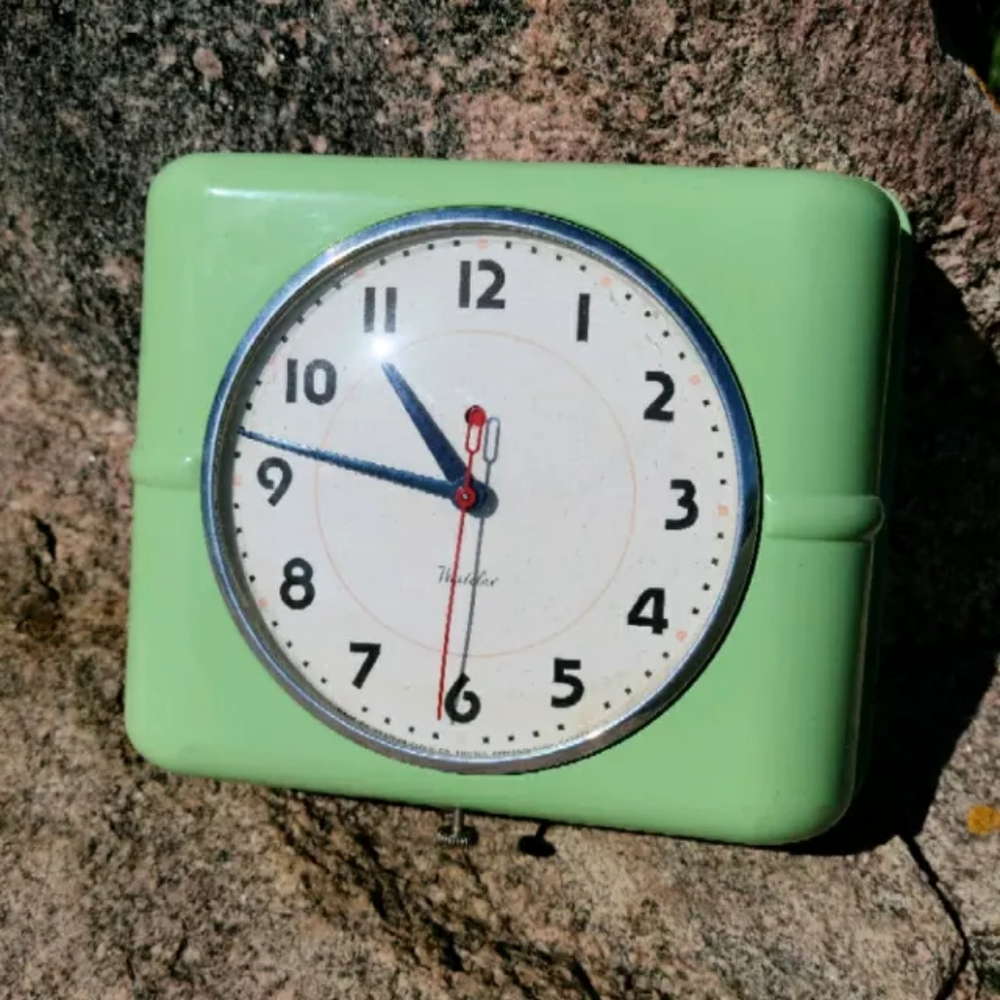 Vintage 1940s Jadeite Green Westclox Clock